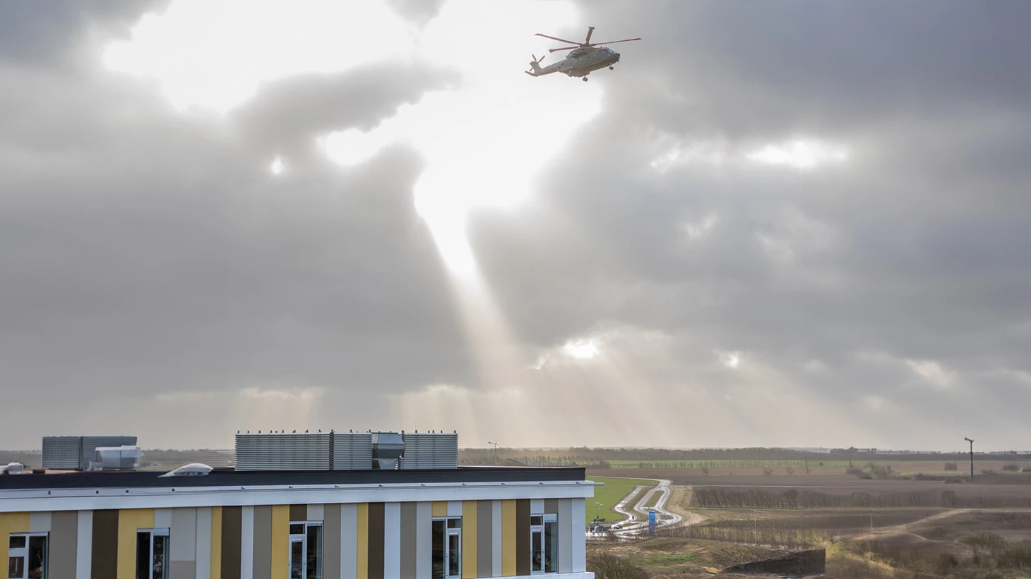 Helikopter over Regionshospitalet Gødstrup