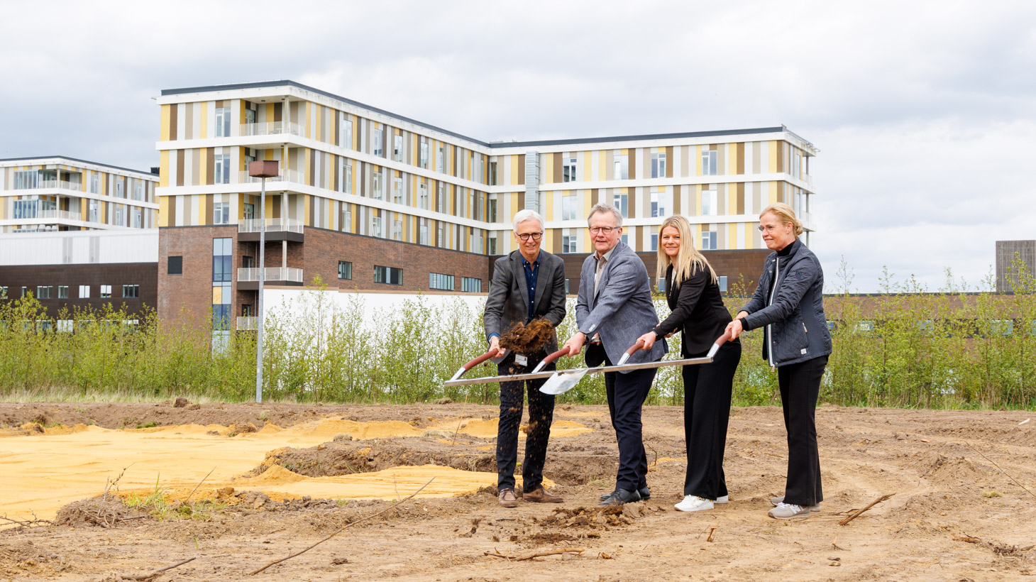 20260511_Første spadestik nyttehaven_4_1460px_KE3A8066.jpg