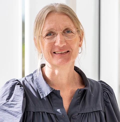 Cathrine Bach
